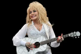 Vandalismo na estrela de Dolly Parton na Calçada da Fama