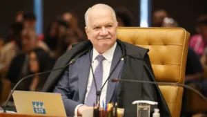 Edson Fachin pode assumir relatoria do caso Moraes no STF