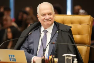 Edson Fachin pode assumir relatoria do caso Moraes no STF