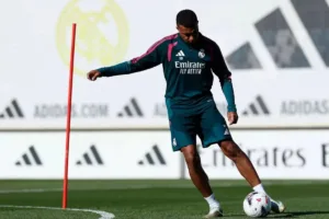 Mbappé em treino no Real Madrid, alvo de sequestro