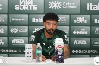 volante-campeao-da-serie-b-acredita-em-novo-acesso-com-mozart,-agora-no-goias