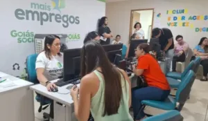 central-oferece-3,3-mil-vagas-de-emprego-em-hoteis,-farmacias-e-supermercados-de-goiania