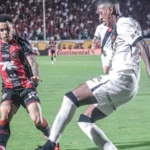 Vasco copeiro comemora vitória com Andrés Gomez no Barradão