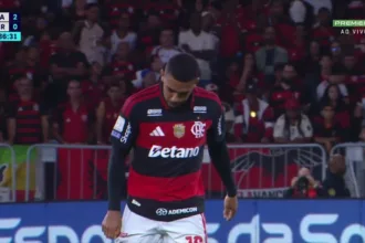 Samuel Lino Flamengo reclamação com Leonardo Jardim