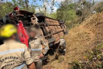 Acidente na GO-060 em Iporá deixa quatro feridos