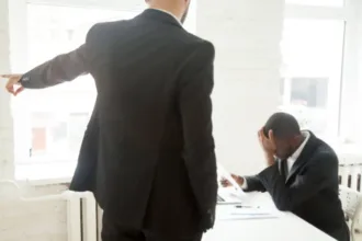 Chefe condenado por ofensas racistas no trabalho