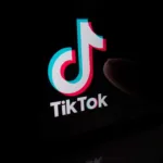cancao-de-katy-perry-de-2011-retorna-e-domina-o-verao-de-2026-no-tiktok