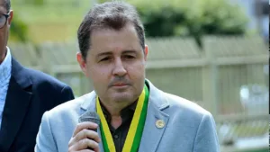 Diretoria do Goiás discute pendências salariais com elenco