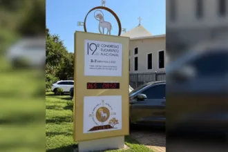 paroquia-nossa-senhora-daassucao-inaugura-relogio-que-faz-contagem-regressiva-para-congresso-eucaristico-em-goiania