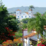 homem-e-suspeito-de-invadir-casa-a-noite-e-observar-casal-durante-momento-intimo-em-pirenopolis;-video