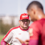 guto-ferreira-ve-“excesso-de-confianca”-como-motivo-do-vexame-do-vila-nova-contra-o-athletic