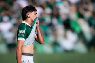 goias-sofre-gol-no-fim-e-vai-para-o-intervalo-com-duplo-prejuizo