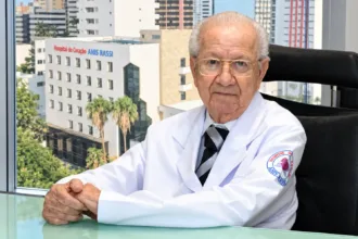 anis-rassi:-um-dos-medicos-mais-importantes-de-goiania-era-chamado-de-‘operador-de-galinhas’-na-infancia;-conheca-historia