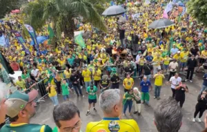 wilder,-gayer-e-ana-paula-rezende-participam-de-manifestacao-em-goiania-contra-lula-e-moraes