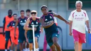 so-isso-professor?-mourinho-diz-que-endrick-deve-jogar-estreia-da-champions-“de-5-a-10-minutos”