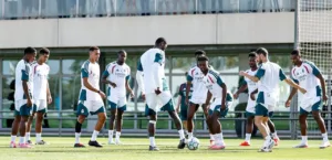 vini-jr.-da-caneta-espetacular-em-alexander-arnold-no-treino-do-real-madrid-e-video-viraliza