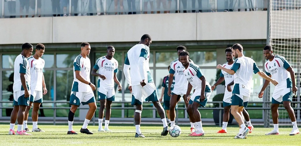 Vini Jr. dá caneta espetacular em Alexander-Arnold no treino do Real Madrid e vídeo viraliza