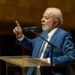 flavio-bolsonaro-e-lula-empatam-no-segundo-turno-diz-quaest