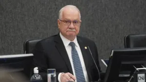 ex-ministros-do-stf-querem-que-fachin-assuma-redeas-da-crise-na-corte