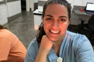 apos-12-anos-de-cuidado-com-pacientes,-enfermeira-de-goiania-luta-pela-vida-e-busca-ajuda-para-se-curar:-‘quero-ser-testemunho-de-vitoria’