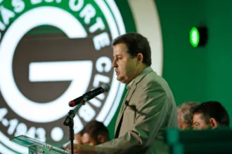 conselho-do-goias-autoriza-emprestimo-milionario-para-quitar-dividas-com-elenco