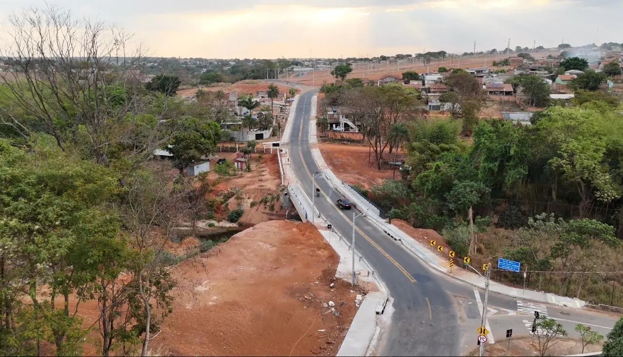 Prefeitura entrega nova ponte que reduz trajeto entre Colinas de Homero e Veiga Jardim, em Aparecida