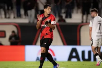 inicio-avassalador-e-susto-no-fim:-atletico-faz-dois-rapidos,-cede-gol,-mas-vence-o-ceara-no-1°-tempo