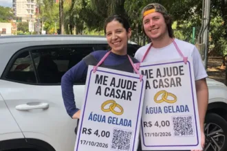 ‘ate-no-dia-ruim-tem-sido-bom’:-casal-vende-agua-no-sinal-para-juntar-dinheiro-e-realizar-casamento-em-goiania