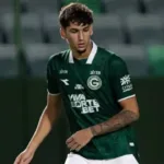 lucas-rodrigues-critica-arbitragem-de-daronco-apos-derrota-do-goias-no-classico:-“uma-bagunca”