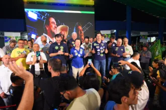 mendanha-pede-oracoes-pela-recuperacao-de-caiado-durante-ato-em-aparecida