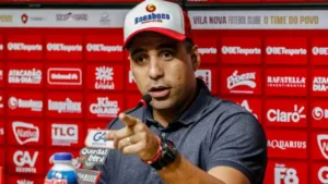 “fregues-e-o-caral#!-paternidade-e-o-caral#!”-hugo-bravo-dispara-apos-vencer-classico-e-defende-hayner