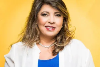 roberta-miranda-revela-que-nao-e-filha-da-mulher-que-a-criou:-“levada-da-maternidade”