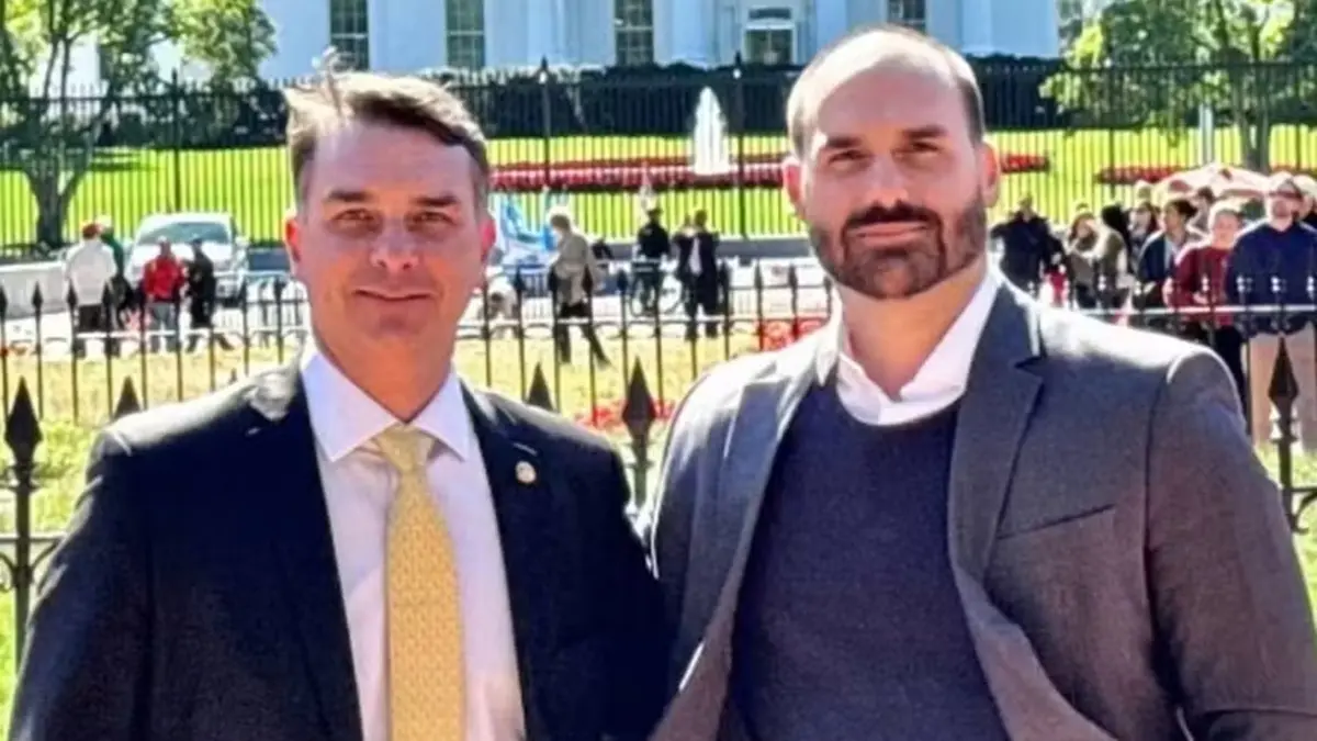 Flávio Bolsonaro negociava recursos para ‘Dark Horse’ com Vorcaro, e Eduardo era gestor do dinheiro, diz PF