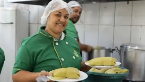 ‘minha-pamonha-e-diferente’:-farmaceutica-deixa-profissao-e-cria-sabores-novos-para-conquistar-clientes-em-anapolis