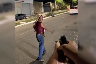 delegado-de-folga-prende-mulher-com-27-passagens-criminais-apos-alerta-em-grupo-de-condominio-em-goiania