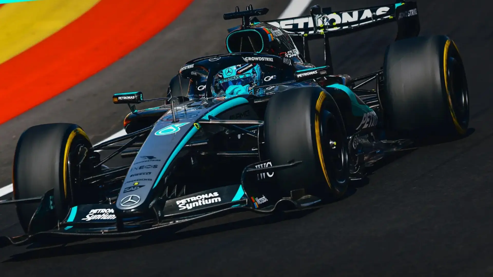 Circuito novinho em folha? Russell lidera estreia da Fórmula 1 em Madri; brasileiro termina em 11º