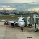 aviao-com-190-pessoas-retorna-e-faz-pouso-de-emergencia-no-aeroporto-de-goiania