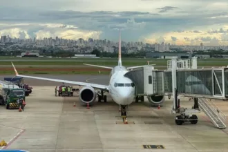 aviao-com-190-pessoas-retorna-e-faz-pouso-de-emergencia-no-aeroporto-de-goiania