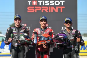 motogp:-marc-marquez-domina-e-vence-corrida-sprint-no-gp-de-san-marino