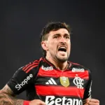 arrascaeta-detalha-atrito-com-samuel-lino-em-vitoria-do-flamengo