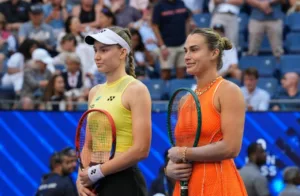 elena-rybakina-vence-o-primeiro-set-contra-sabalenka-e-jogo-avanca-para-o-segundo-no-us-open