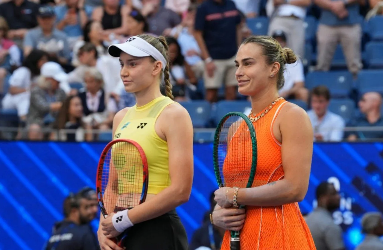 Elena Rybakina vence o primeiro set contra Sabalenka e jogo avança para o segundo no US Open