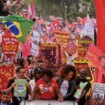 veja-imagens-de-atos-do-pt-em-ao-menos-6-estados-neste-domingo-–-poder360