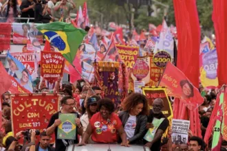 veja-imagens-de-atos-do-pt-em-ao-menos-6-estados-neste-domingo-–-poder360