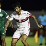com-falha-de-tadeu,-goias-vai-empatando-com-o-botafogo-sp;-veja-os-gols