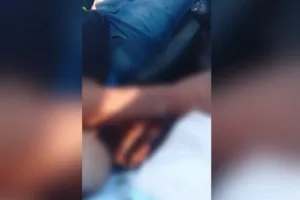 menina-de-13-anos-filma-pai-tocando-suas-partes-intimas-a-caminho-da-escola-em-corumba;-video
