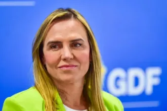 de-goiania-ao-palacio-do-buriti:-a-trajetoria-de-celina-leao-ate-o-favoritismo-no-df