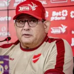 de-bom-tamanho?-guto-cita-desgaste-antes-de-jogo-com-avai:-“nao-tivemos-72-horas”