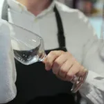 justica-manda-restaurante-pagar-r$-50-mil-a-garcom-demitido