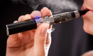 proposta-legislativa-avanca-na-camara-para-vetar-producao-e-comercio-de-cigarros-eletronicos-em-todo-o-territorio-nacional